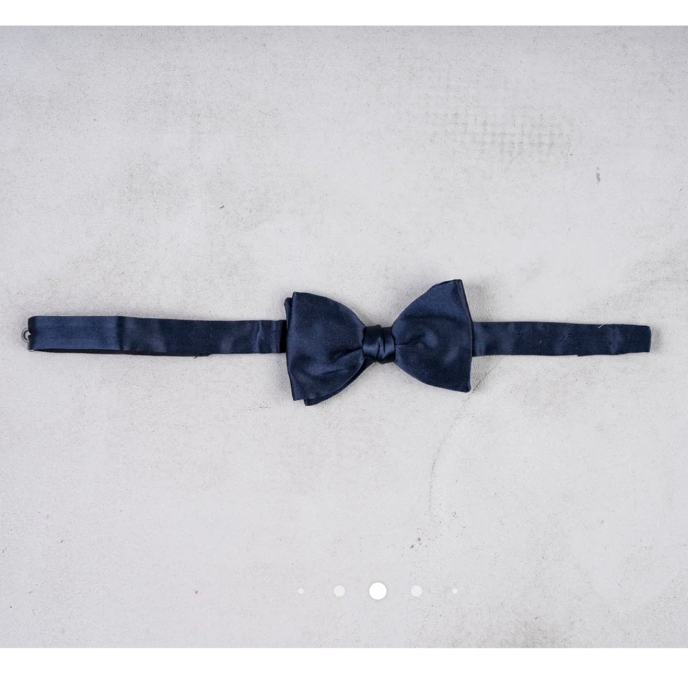 Pre-tied Butterfly Classic Hue Satin Bow Tie Navy Blue Wedding Groom Bridal NWT - Picture 8 of 12